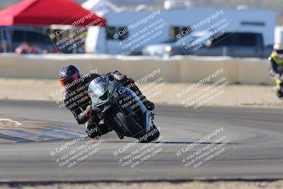 media/Dec-18-2022-SoCal Trackdays (Sun) [[8099a50955]]/Turn 2 (950am)/